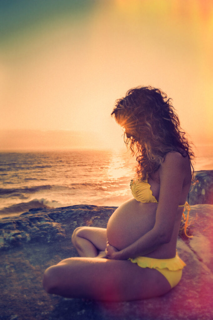 Stunning pregnancy and maternity photos by Mario Zmudzinski at Magnum Studio